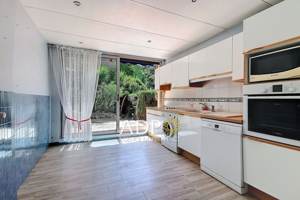 Ce bien est à vendre en enchère interactive réalisée par ENCHE – 3 pièces – 2 chambres – 89.32 m²