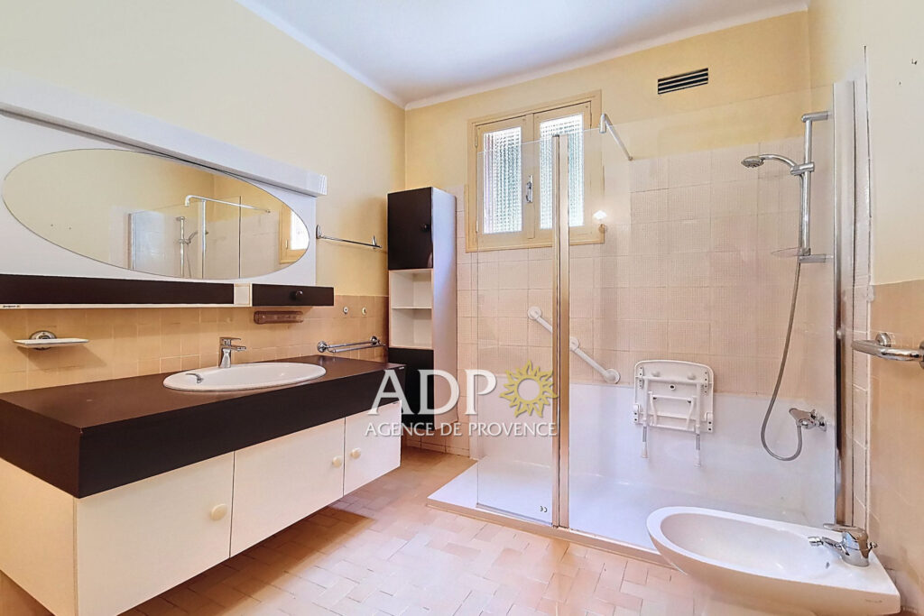 Ce bien est à vendre en enchère interactive réalisée par ENCHE – 3 pièces – 2 chambres – 89.32 m²