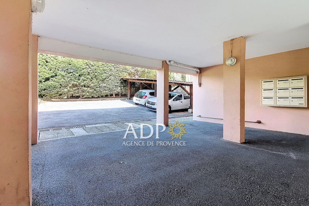 Ce bien est à vendre en enchère interactive réalisée par ENCHE – 3 pièces – 2 chambres – 89.32 m²