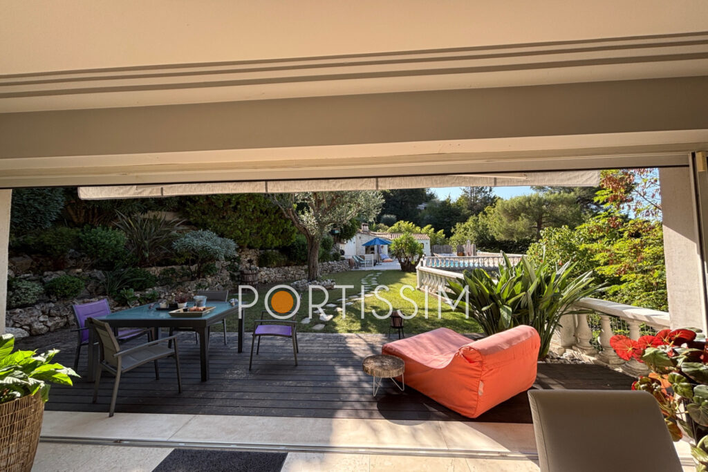 vente maison de caractère 8 Pièce(s) – 8 pièces – 5 chambres – 275.42 m²