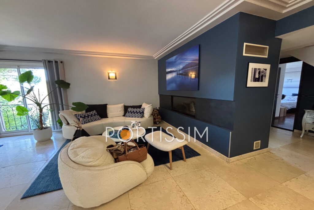 vente maison de caractère 8 Pièce(s) – 8 pièces – 5 chambres – 275.42 m²