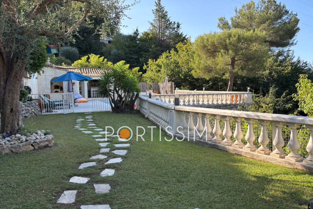 vente maison de caractère 8 Pièce(s) – 8 pièces – 5 chambres – 275.42 m²