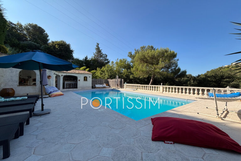 vente maison de caractère 8 Pièce(s) – 8 pièces – 5 chambres – 275.42 m²