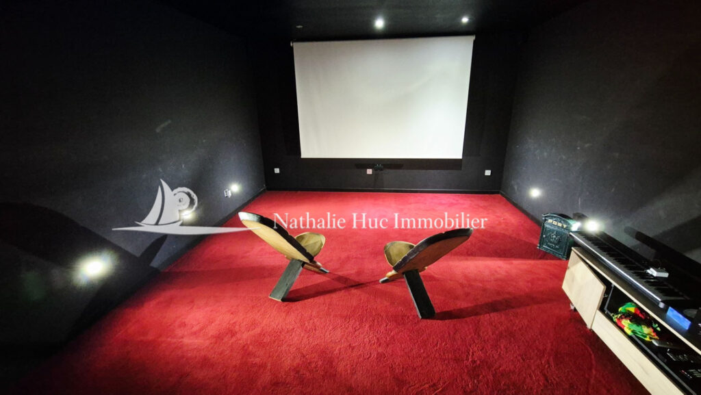 vente propriété 6 Pièce(s) – 6 pièces – 5 chambres – 285.00 m²