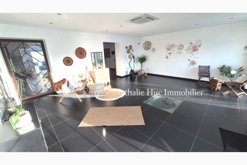 vente propriété 6 Pièce(s) – 6 pièces – 5 chambres – 285.00 m²