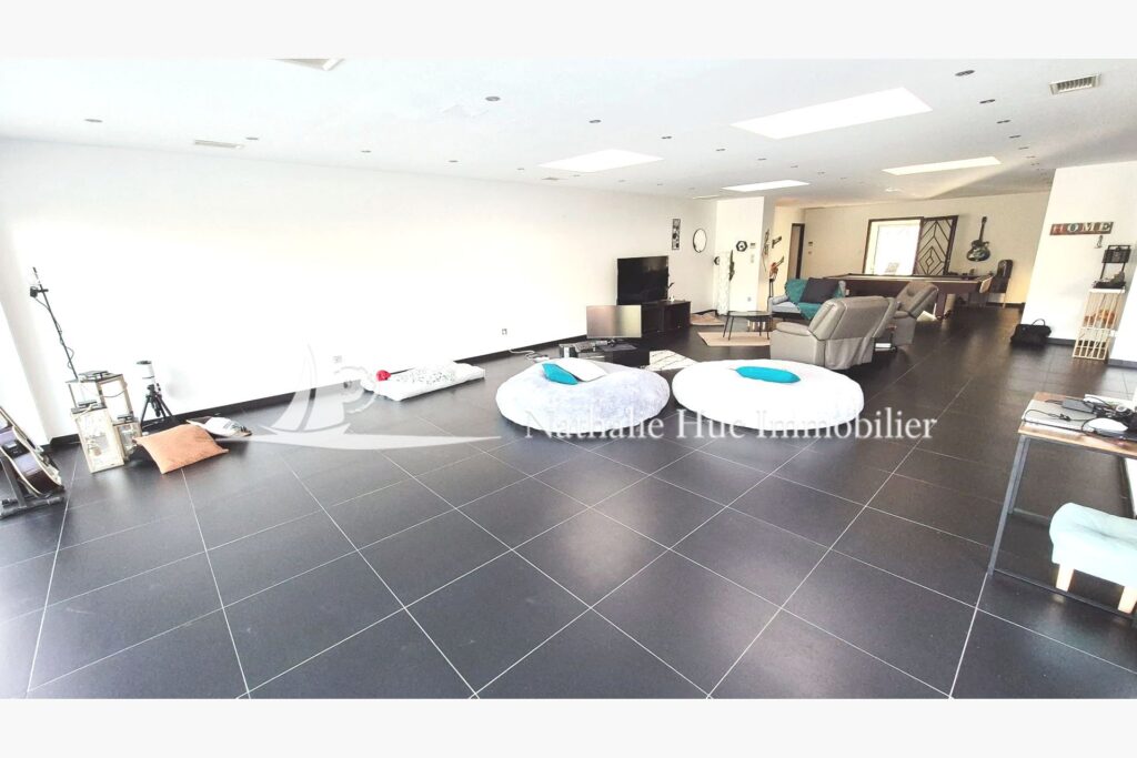 vente propriété 6 Pièce(s) – 6 pièces – 5 chambres – 285.00 m²