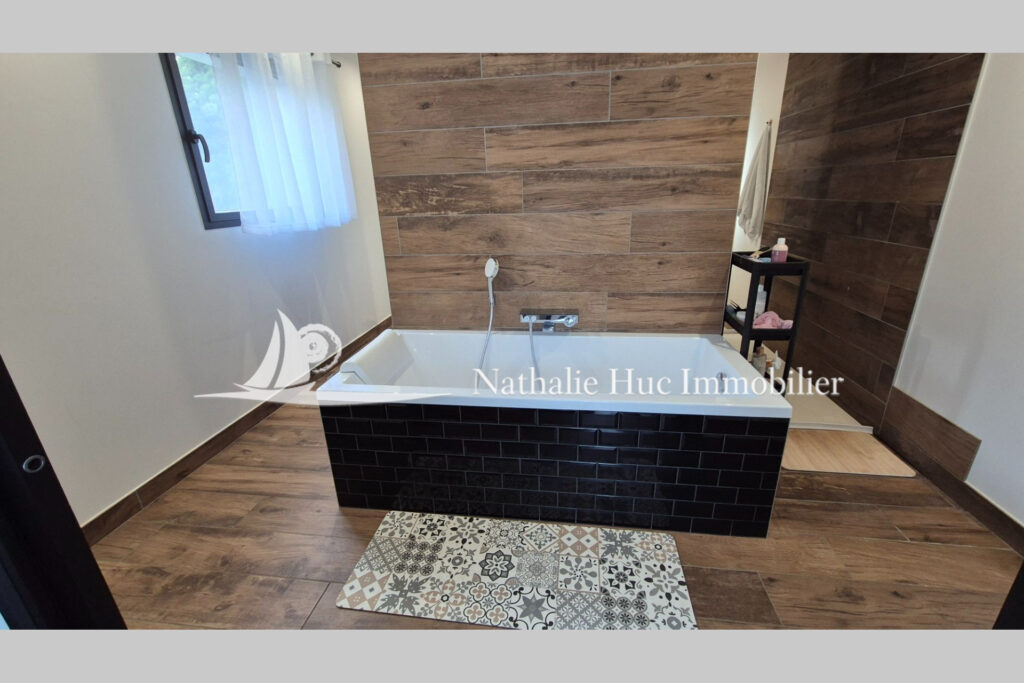 vente propriété 6 Pièce(s) – 6 pièces – 5 chambres – 285.00 m²