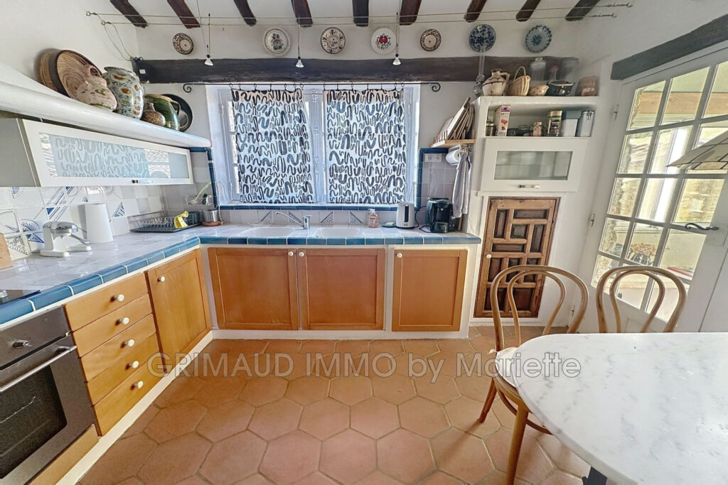 maison de hameau avec terrasse, au calme et belle vue – 5 pièces – 3 chambres – 135.00 m²