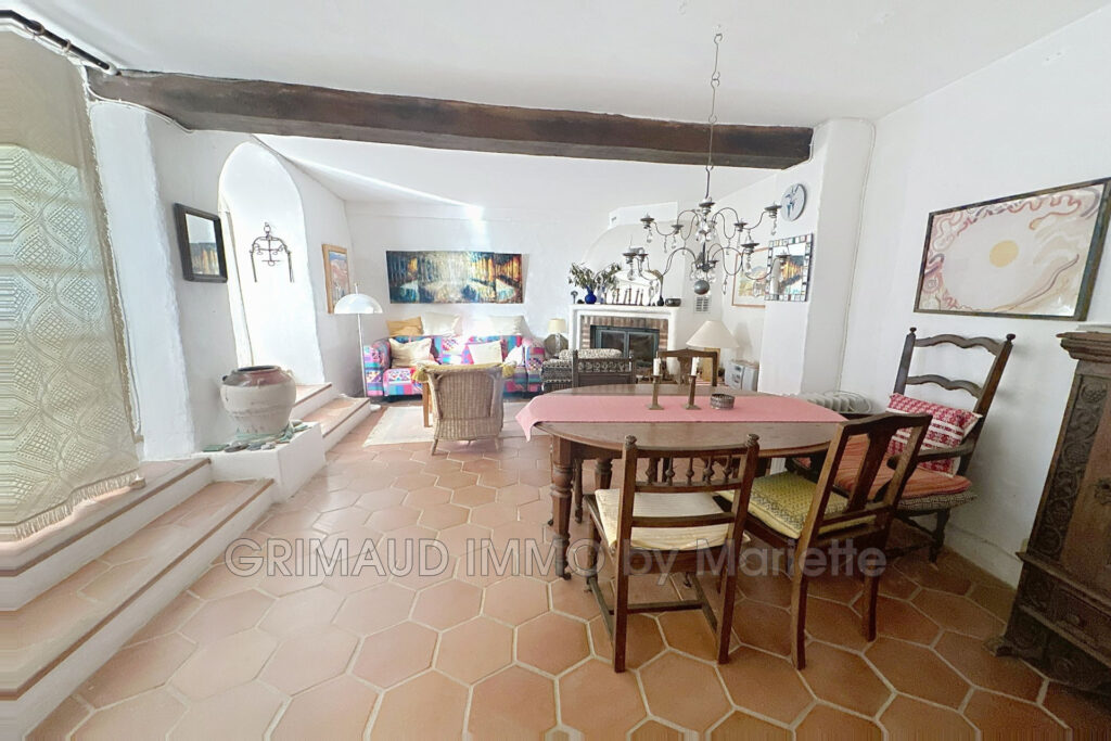 maison de hameau avec terrasse, au calme et belle vue – 5 pièces – 3 chambres – 135.00 m²