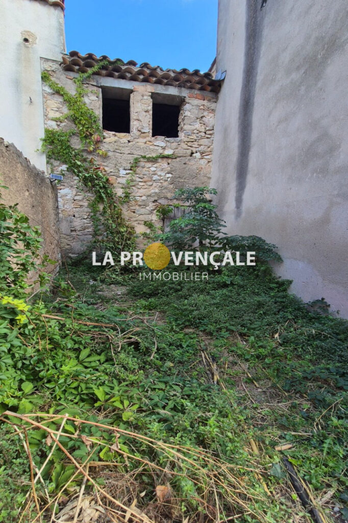 vente immeuble 9 Pièce(s) – 9 pièces – 3 chambres – 200.00 m²