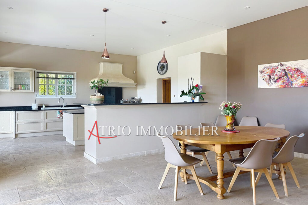 vente maison 5 Pièce(s) – 5 pièces – 4 chambres – 160.00 m²