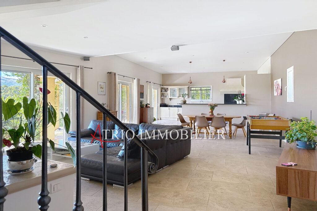 vente maison 5 Pièce(s) – 5 pièces – 4 chambres – 160.00 m²