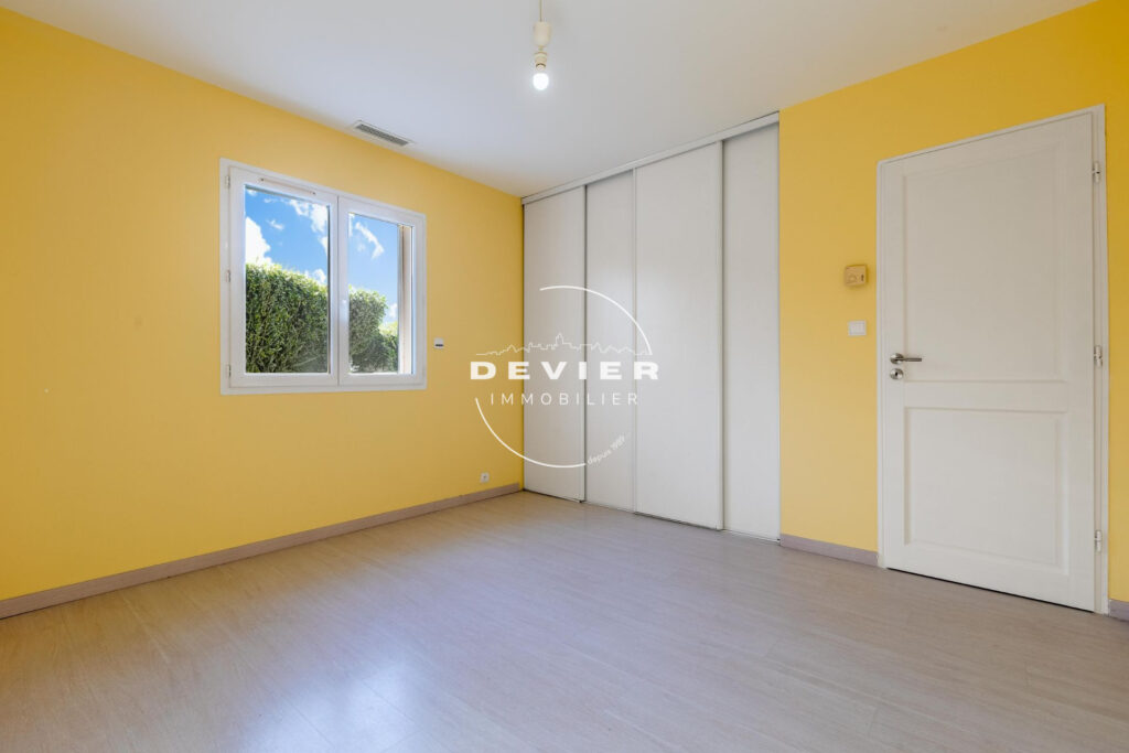 vente villa 5 Pièce(s) – 5 pièces – 4 chambres – 140.00 m²