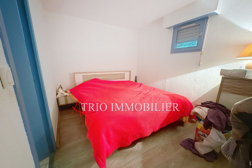 VIAGER occupé une tête, 70 ans, rente mensuels 350¤. Valeur du – 3 pièces – 2 chambres – 38.00 m²