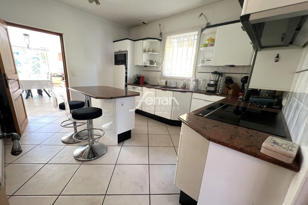 vente maison 6 Pièce(s) – 6 pièces – 5 chambres – 175.00 m²