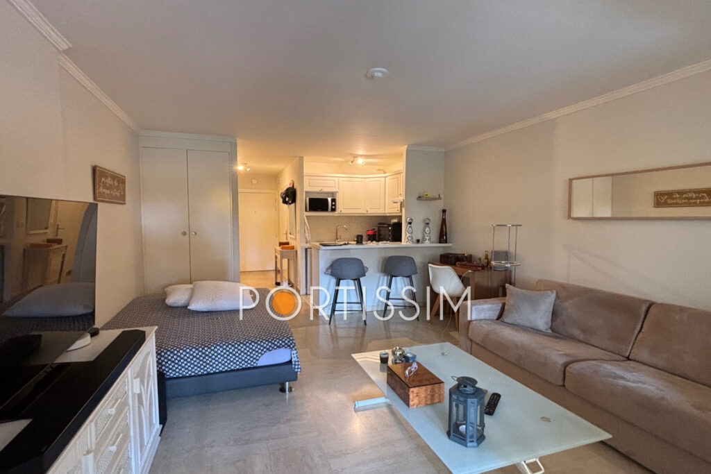 Exclusivité Cros de Cagnes studio avec accès direct aux plages – 1 pièce – NR chambres – 30.20 m²