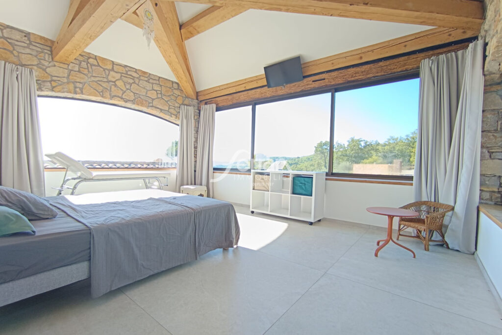 A vendre à Draguignan Deux villas totalisant 262m²hab, sur un  – 6 pièces – 5 chambres – 262.00 m²