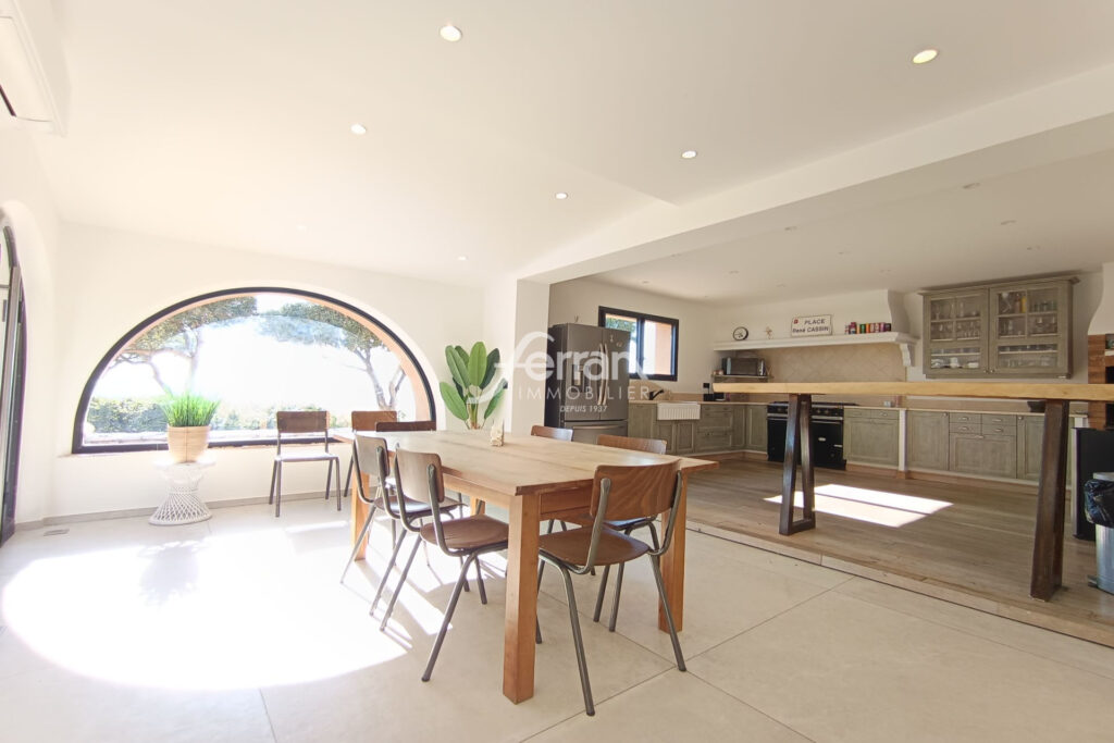 A vendre à Draguignan Deux villas totalisant 262m²hab, sur un  – 6 pièces – 5 chambres – 262.00 m²