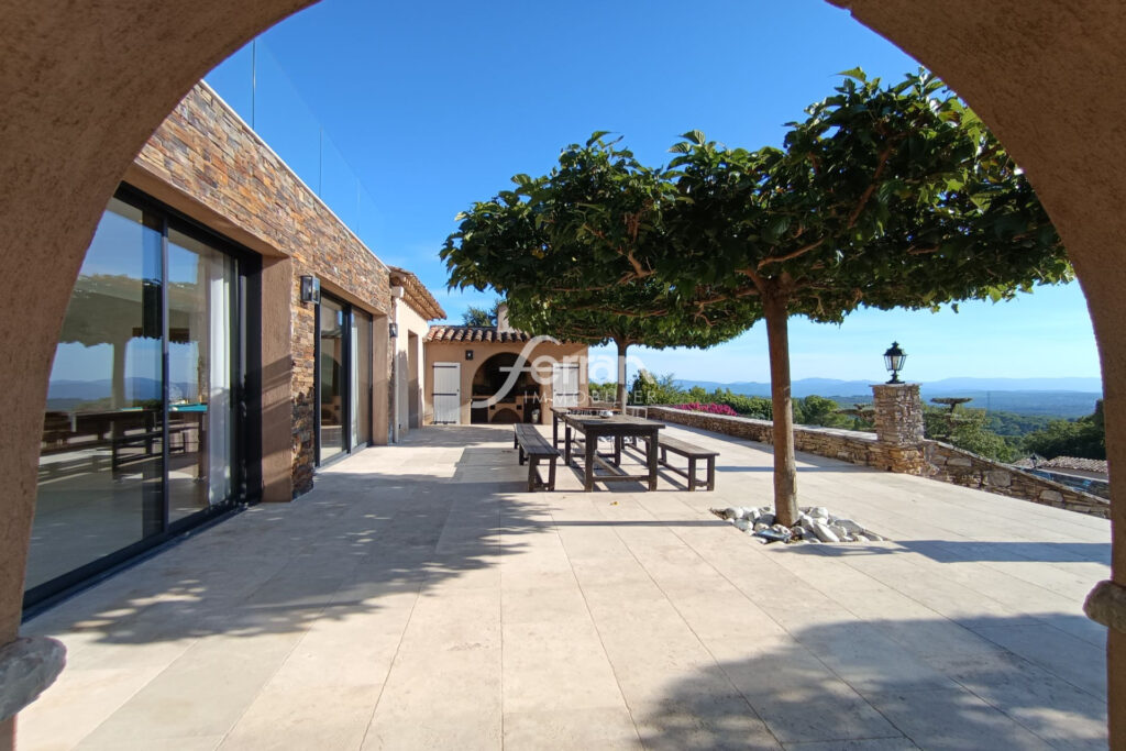 A vendre à Draguignan Deux villas totalisant 262m²hab, sur un  – 6 pièces – 5 chambres – 262.00 m²