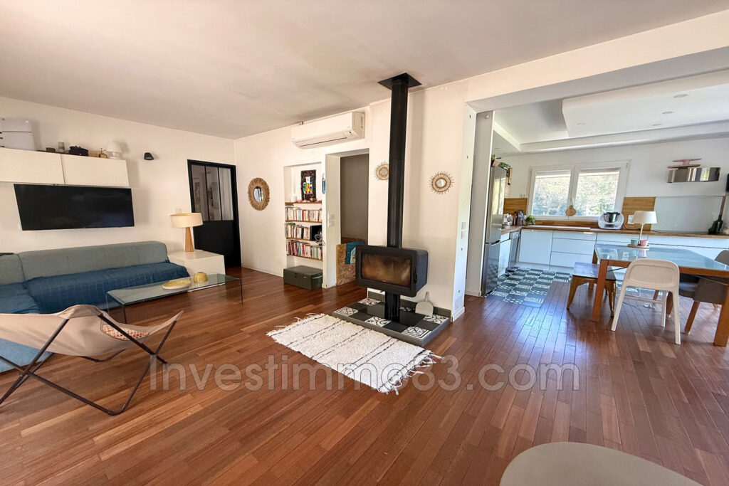 Dans un cadre verdoyant, sur les hauteurs de LA-VALETTE-DU-VAR – 5 pièces – 4 chambres – 125.00 m²