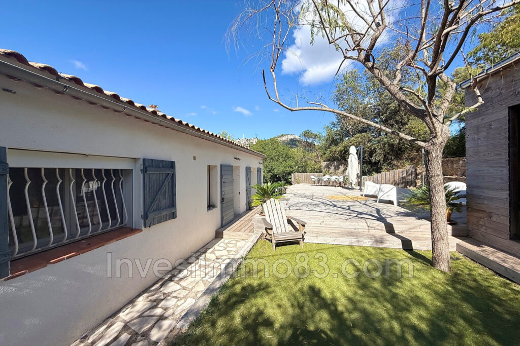 Dans un cadre verdoyant, sur les hauteurs de LA-VALETTE-DU-VAR – 5 pièces – 4 chambres – 125.00 m²