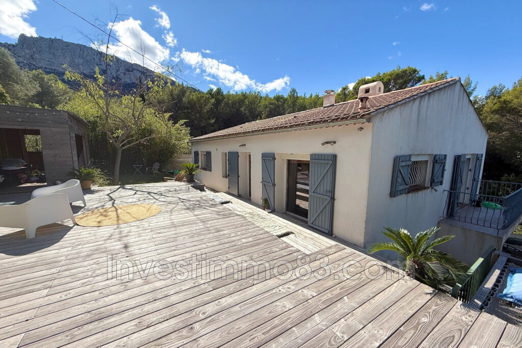 Dans un cadre verdoyant, sur les hauteurs de LA-VALETTE-DU-VAR – 5 pièces – 4 chambres – 125.00 m²