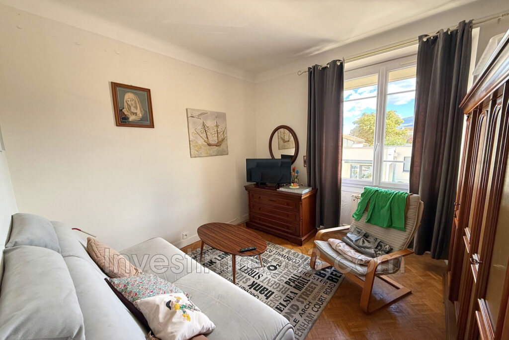 Au c½ur de TRETS, proche de toutes les commodités. Bel apparte – 3 pièces – 2 chambres – 70.00 m²