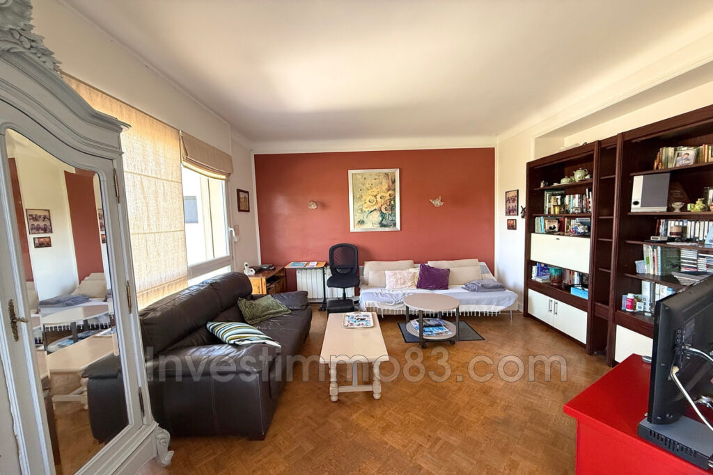 Au c½ur de TRETS, proche de toutes les commodités. Bel apparte – 3 pièces – 2 chambres – 70.00 m²