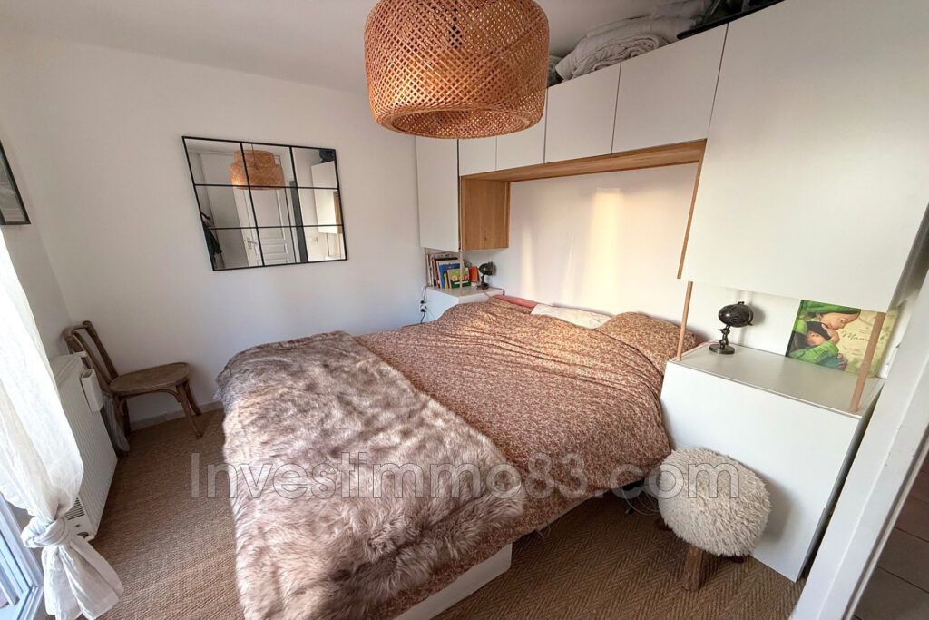 Au c½ur de LA-PENNE-SUR-HUVEAUNE, proche de toutes les commodi – 3 pièces – 2 chambres – 67.51 m²