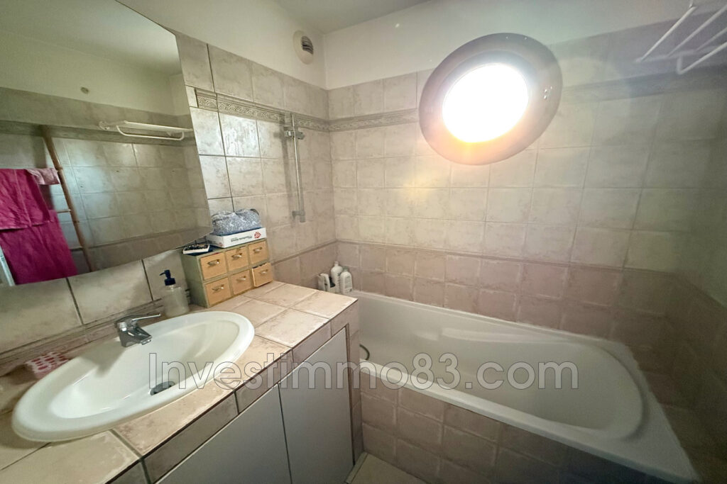 Au c½ur de LA-PENNE-SUR-HUVEAUNE, proche de toutes les commodi – 3 pièces – 2 chambres – 67.51 m²