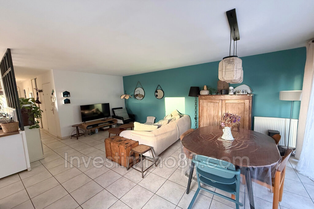 Au c½ur de LA-PENNE-SUR-HUVEAUNE, proche de toutes les commodi – 3 pièces – 2 chambres – 67.51 m²