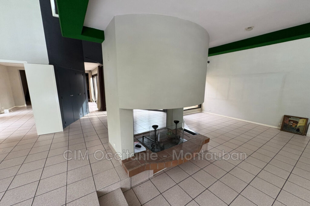 vente maison – NR pièces – 4 chambres – 216.00 m²