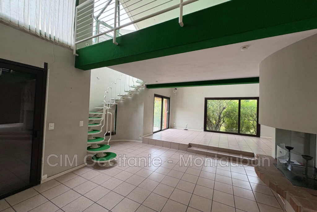 vente maison – NR pièces – 4 chambres – 216.00 m²