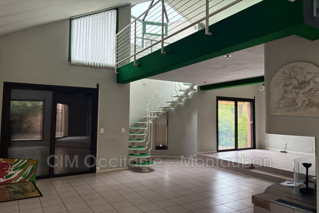 vente maison – NR pièces – 4 chambres – 216.00 m²