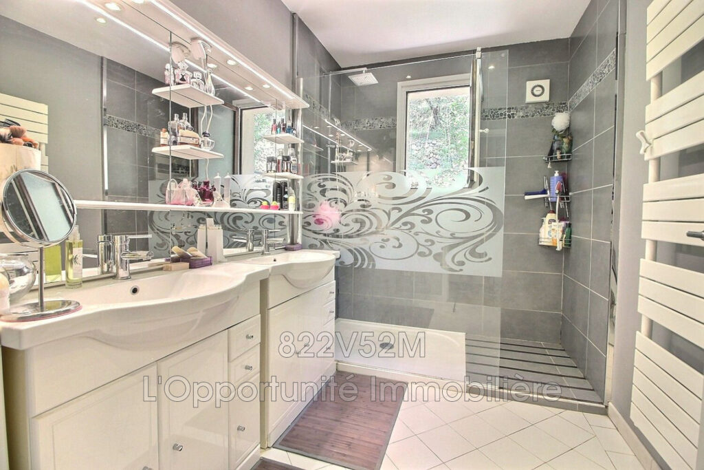 vente maison 5 Pièce(s) – 5 pièces – 4 chambres – 211.00 m²