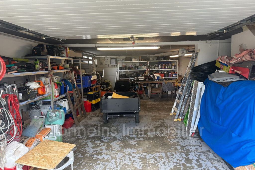 Maison 144 m2 avec piscine et grand terrain  Calme absolu à T – 5 pièces – 3 chambres – 144.00 m²