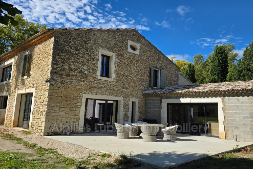 vente mas 9 Pièce(s) – 9 pièces – 6 chambres – 380.00 m²