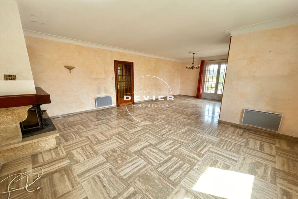 vente villa 6 Pièce(s) – 6 pièces – 4 chambres – 143.00 m²