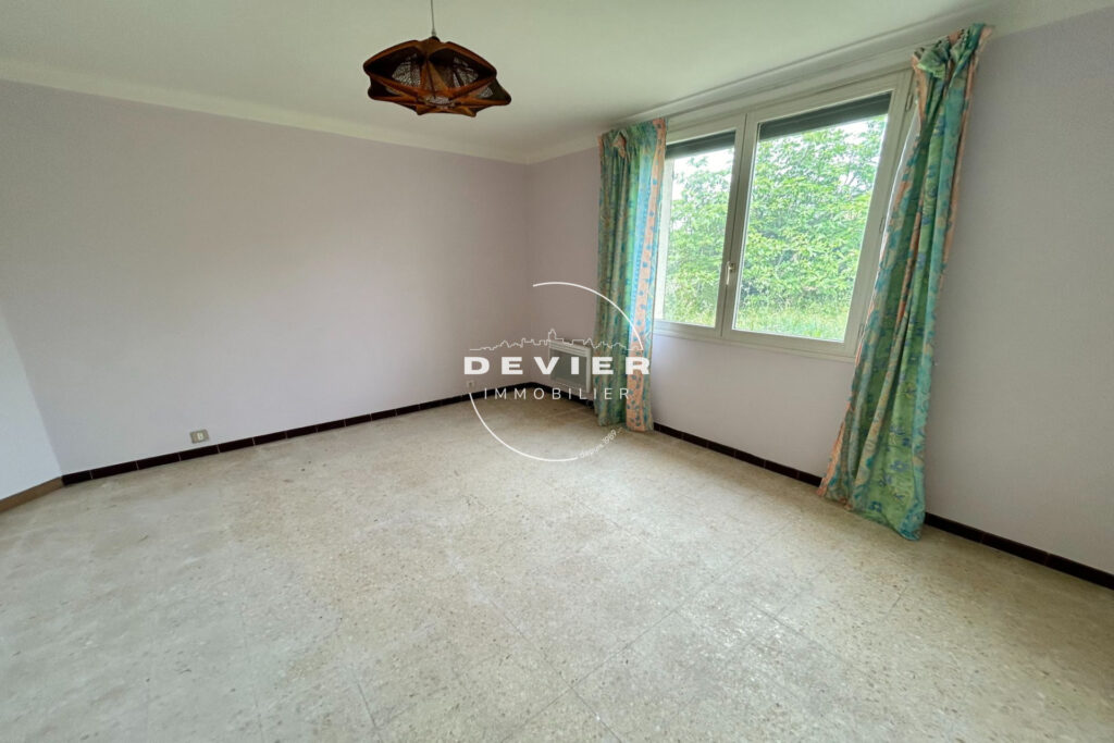 vente villa 6 Pièce(s) – 6 pièces – 4 chambres – 143.00 m²