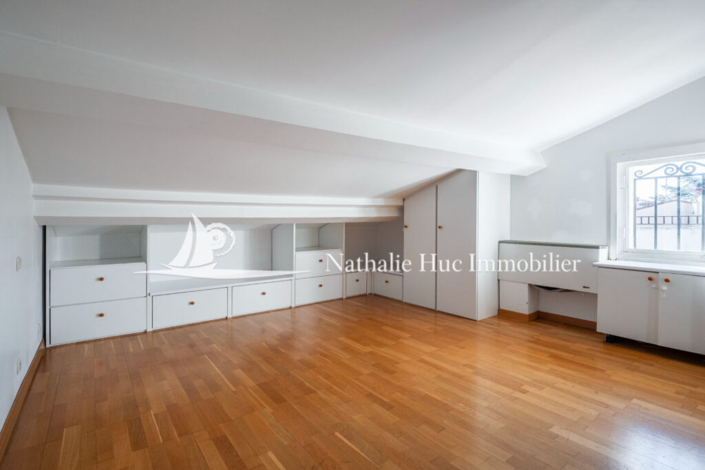 vente demeure de prestige – NR pièces – 5 chambres – 270.00 m²