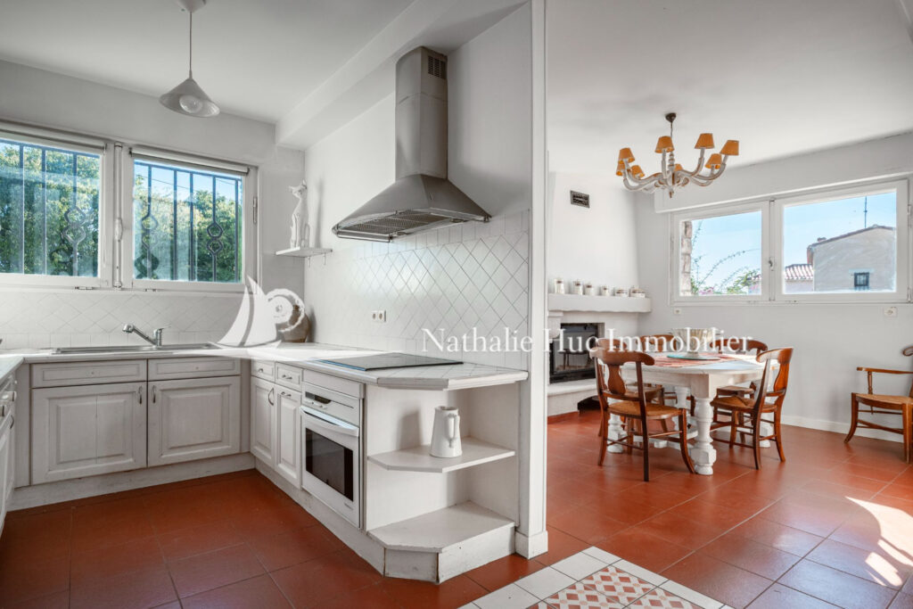 vente demeure de prestige – NR pièces – 5 chambres – 270.00 m²