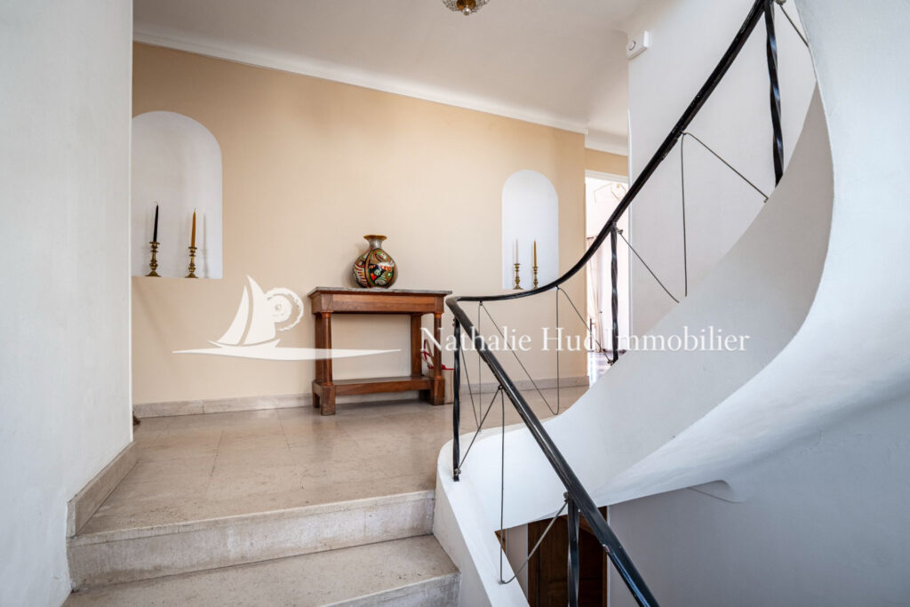 vente demeure de prestige – NR pièces – 5 chambres – 270.00 m²