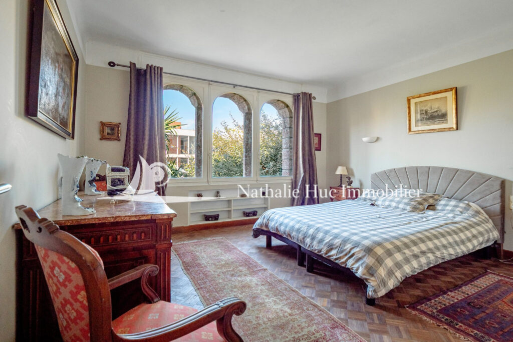 vente demeure de prestige – NR pièces – 5 chambres – 270.00 m²