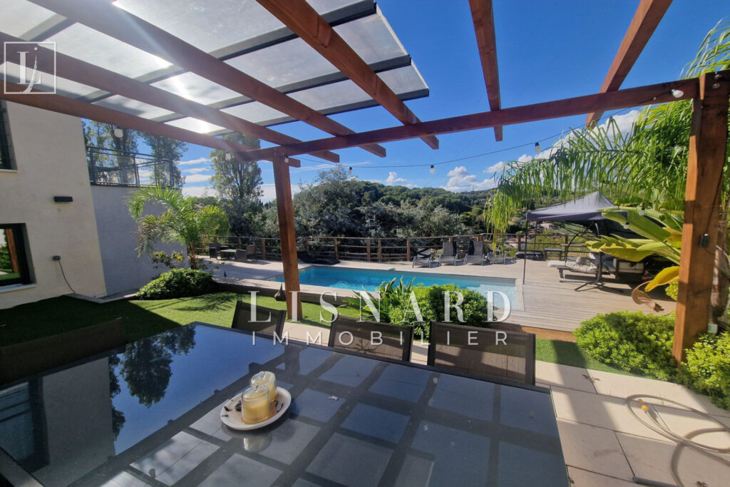 vente maison 4 Pièce(s) – 4 pièces – 3 chambres – 103.00 m²