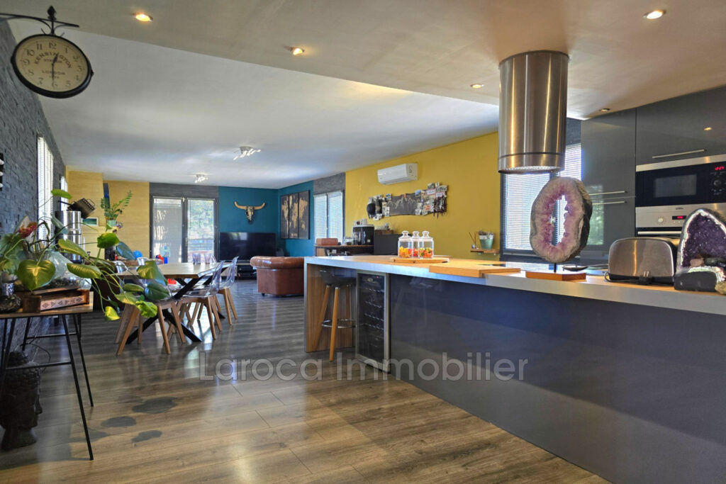Vente villa à Laroque des Albères – 4 pièces – 3 chambres – 154.00 m²
