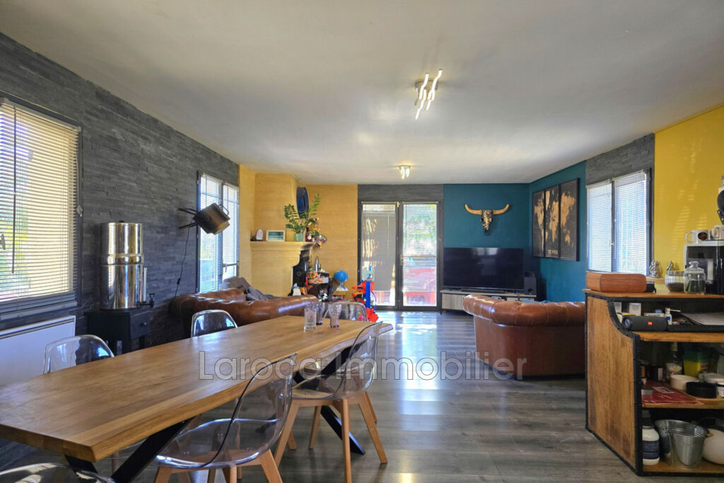 Vente villa à Laroque des Albères – 4 pièces – 3 chambres – 154.00 m²