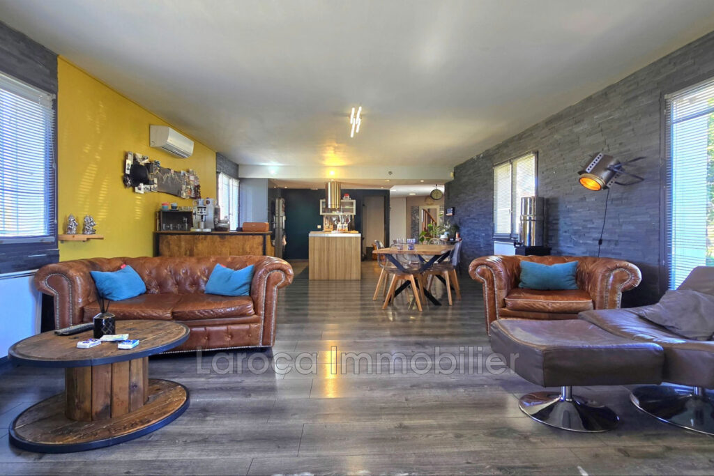 Vente villa à Laroque des Albères – 4 pièces – 3 chambres – 154.00 m²