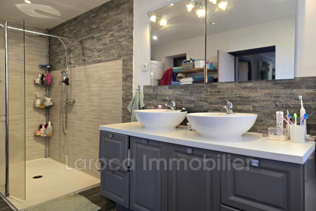 Vente villa à Laroque des Albères – 4 pièces – 3 chambres – 154.00 m²