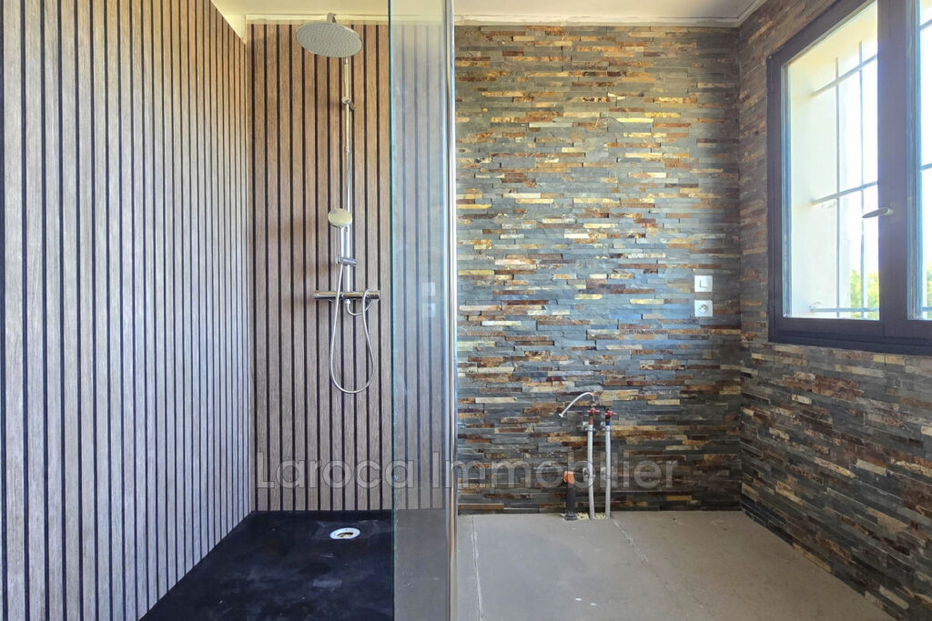 Vente villa à Laroque des Albères – 4 pièces – 3 chambres – 154.00 m²