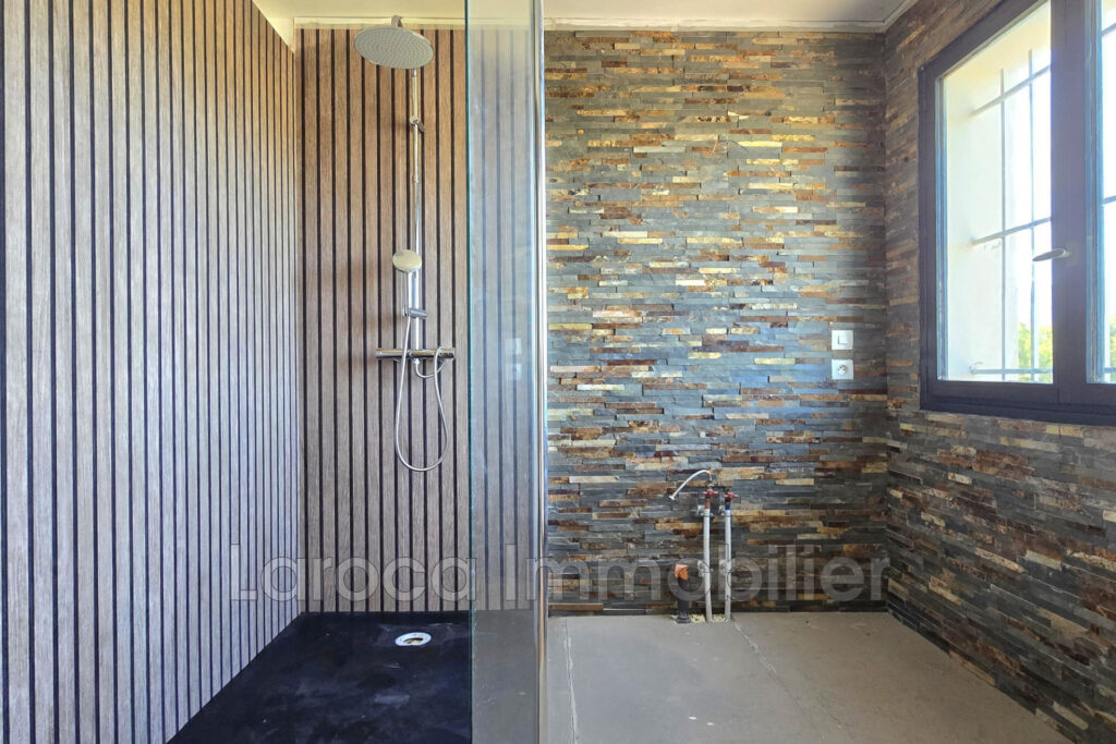 Vente villa à Laroque des Albères – 4 pièces – 3 chambres – 154.00 m²